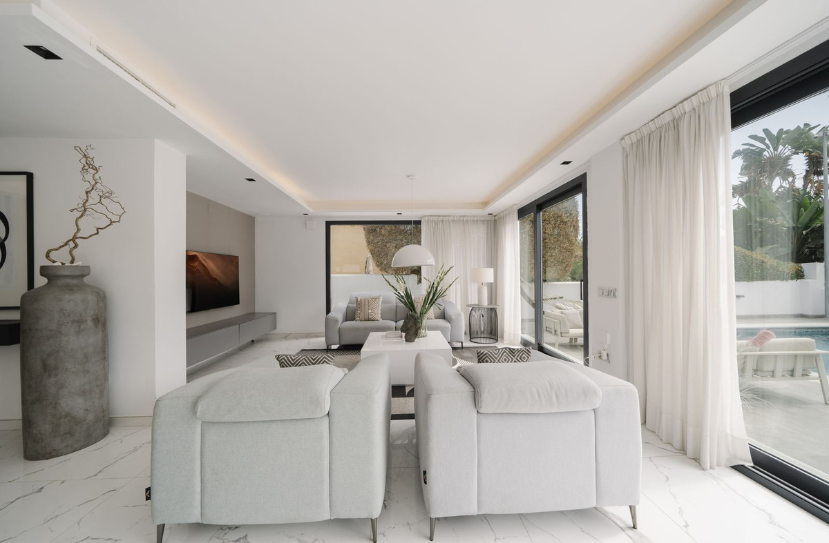 4 Bedroom Villa for Sale in Nueva Andalucía — view 10