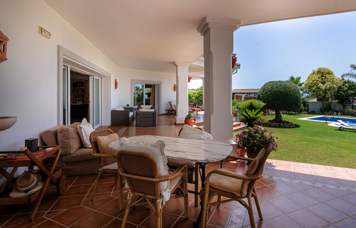 6 Bedroom Villa for Sale in Benahavís — view 19