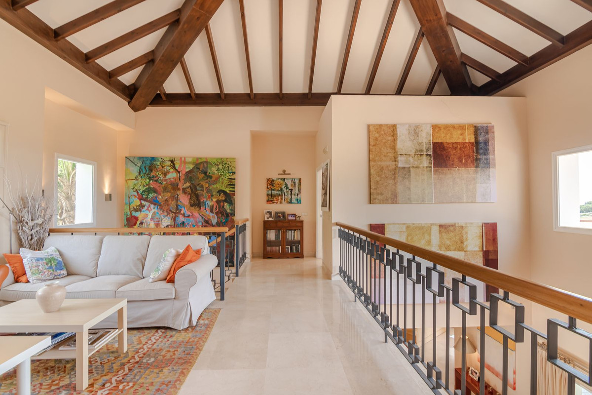 6 Bedroom Villa for Sale in Benahavís — view 20