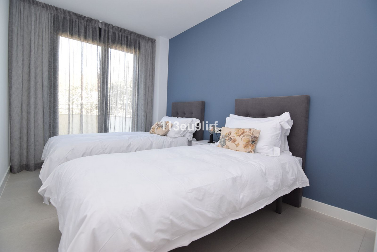 3 Bedroom Apartment for Sale in Estepona — view 17