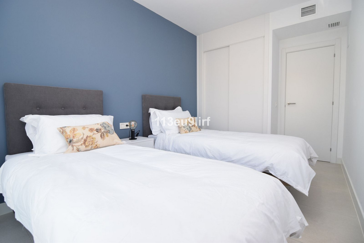 3 Bedroom Apartment for Sale in Estepona — view 18