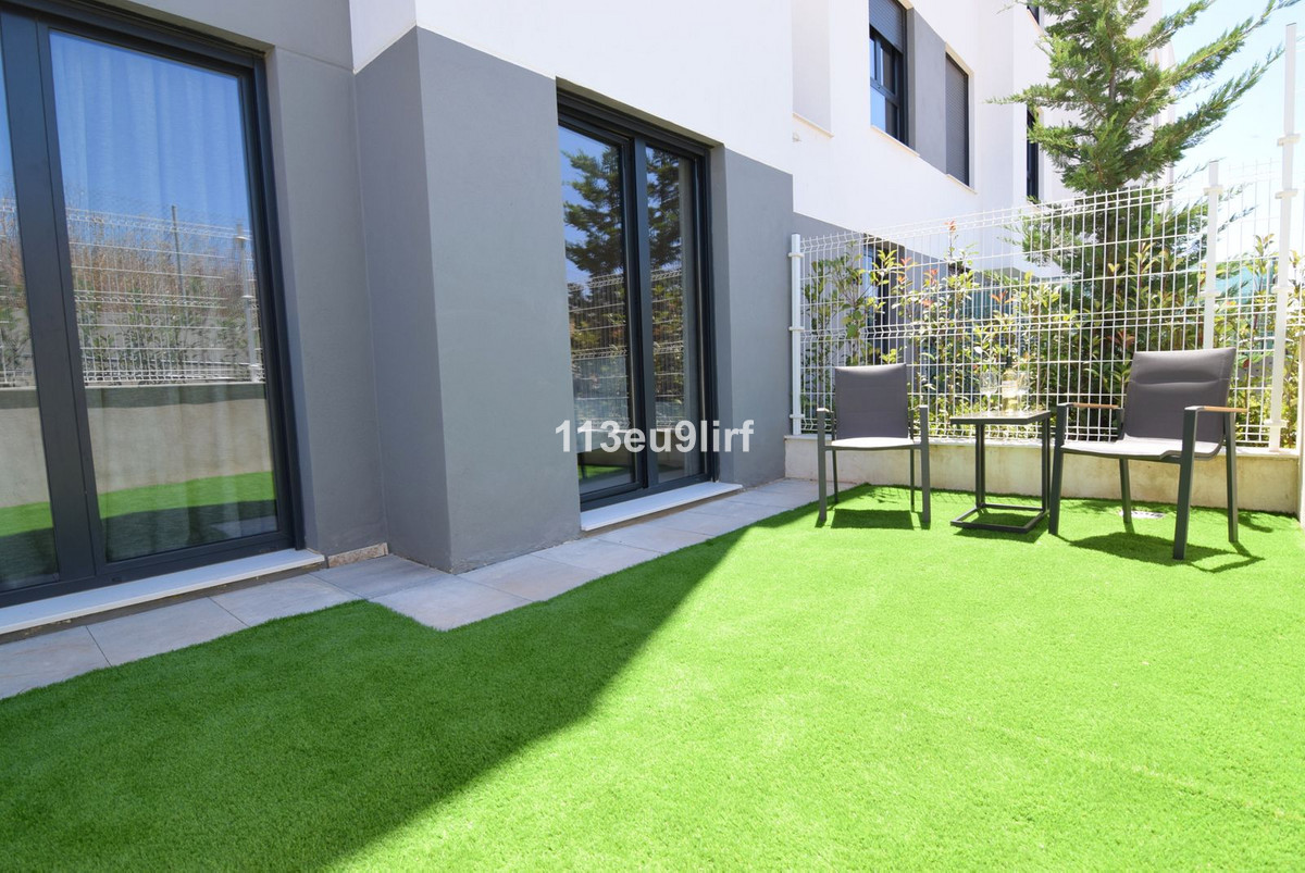 3 Bedroom Apartment for Sale in Estepona — view 20