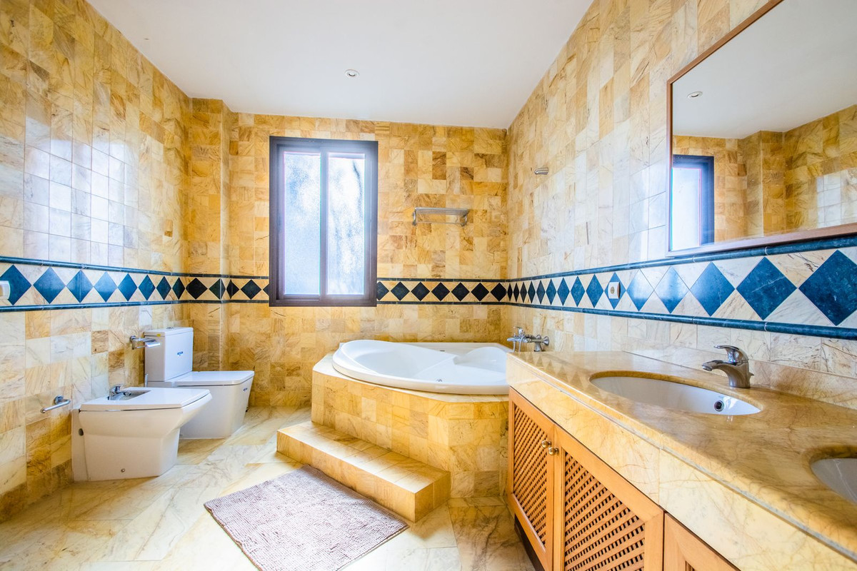 2 Bedroom Apartment for Sale in Cancelada — 4