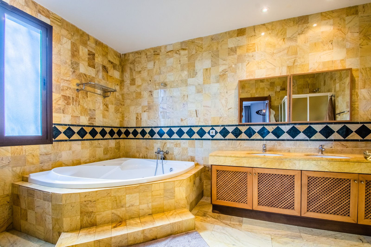 2 Bedroom Apartment for Sale in Cancelada — 5