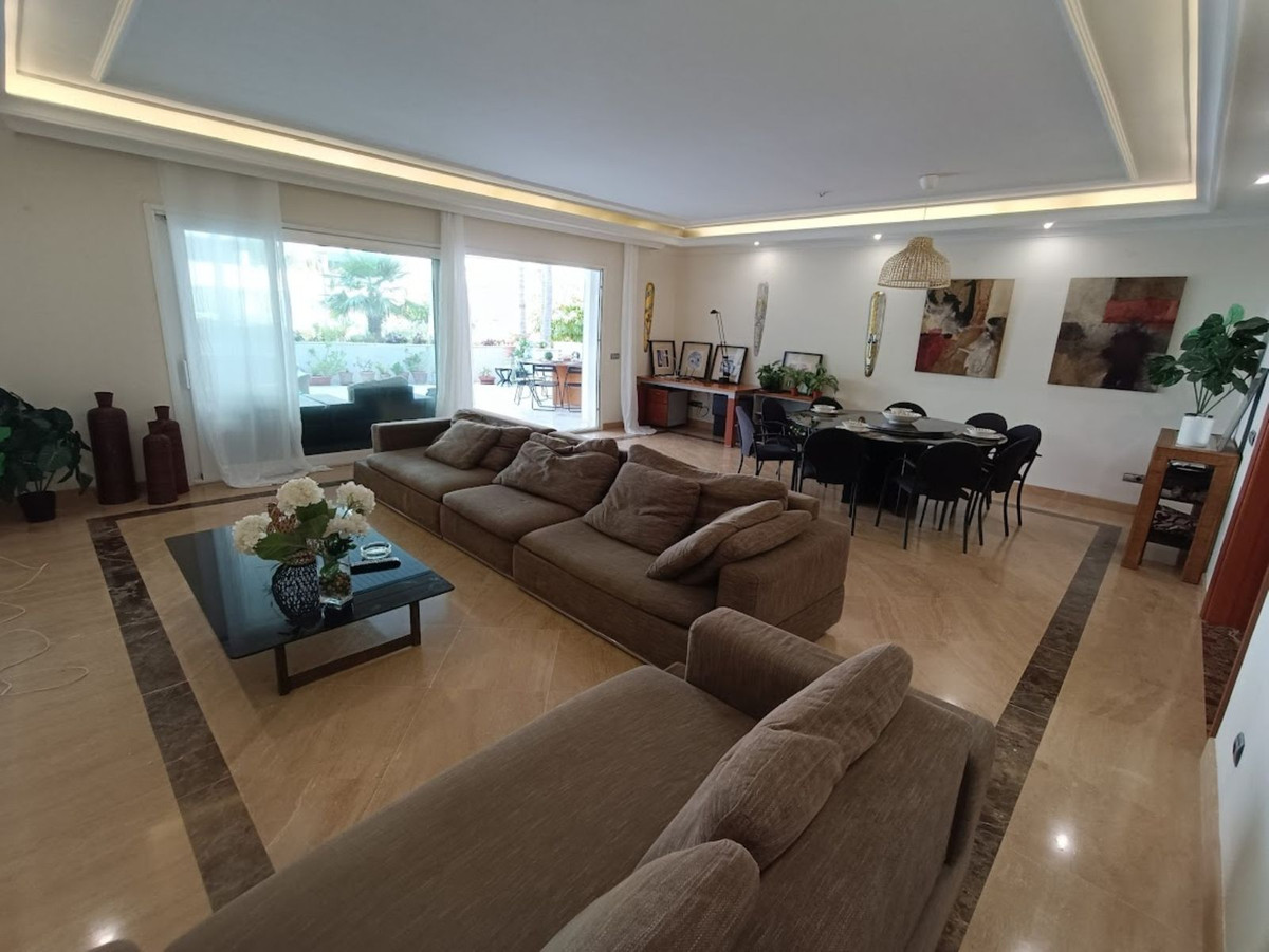2 Bedroom Apartment for Sale in Puerto Banús