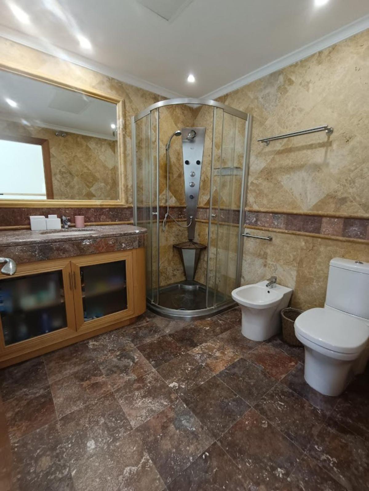 2 Bedroom Apartment for Sale in Puerto Banús — 7