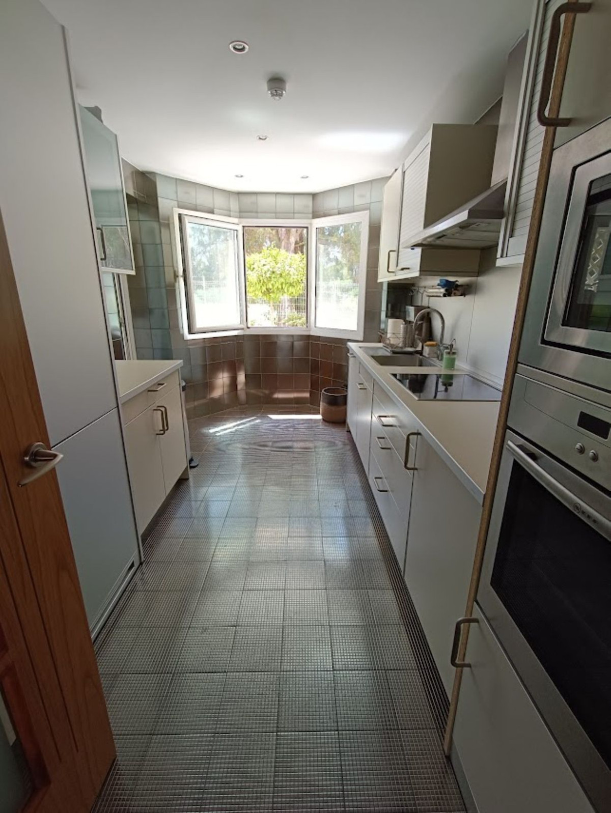 2 Bedroom Apartment for Sale in Puerto Banús — view 10