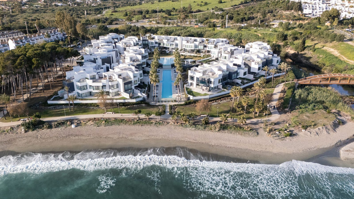 3 Bedroom Villa for Sale in Estepona — 5