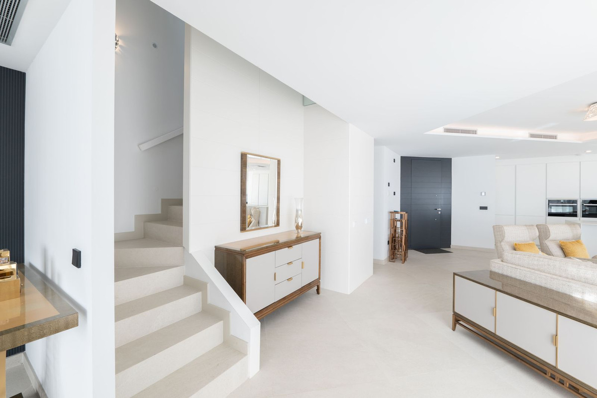 3 Bedroom Villa for Sale in Estepona — 7