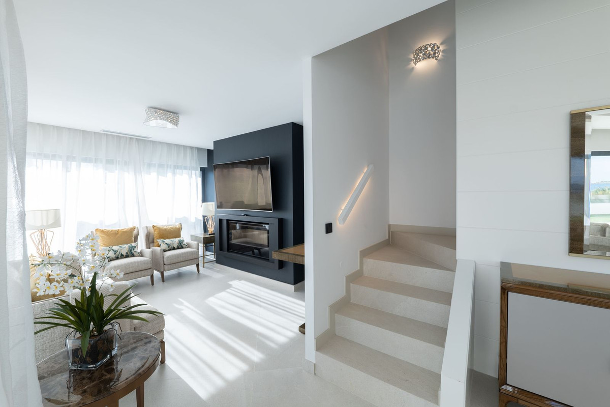 3 Bedroom Villa for Sale in Estepona — 8