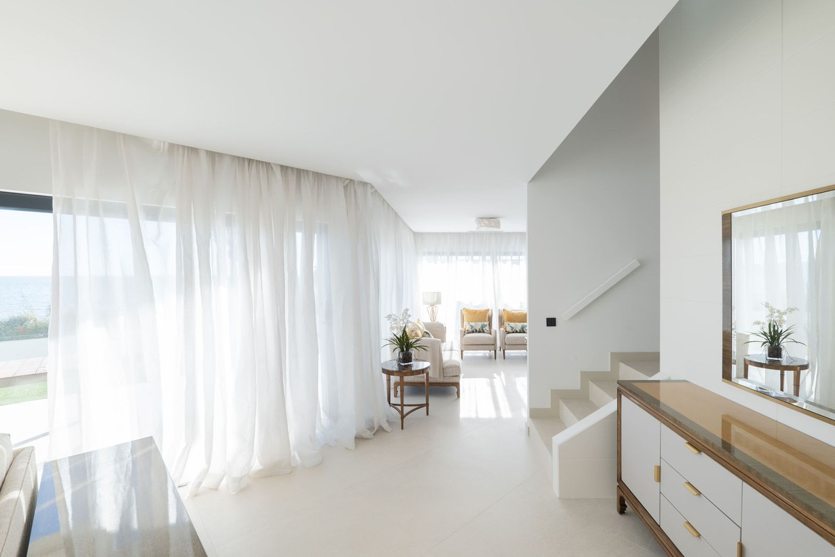 3 Bedroom Villa for Sale in Estepona — view 10