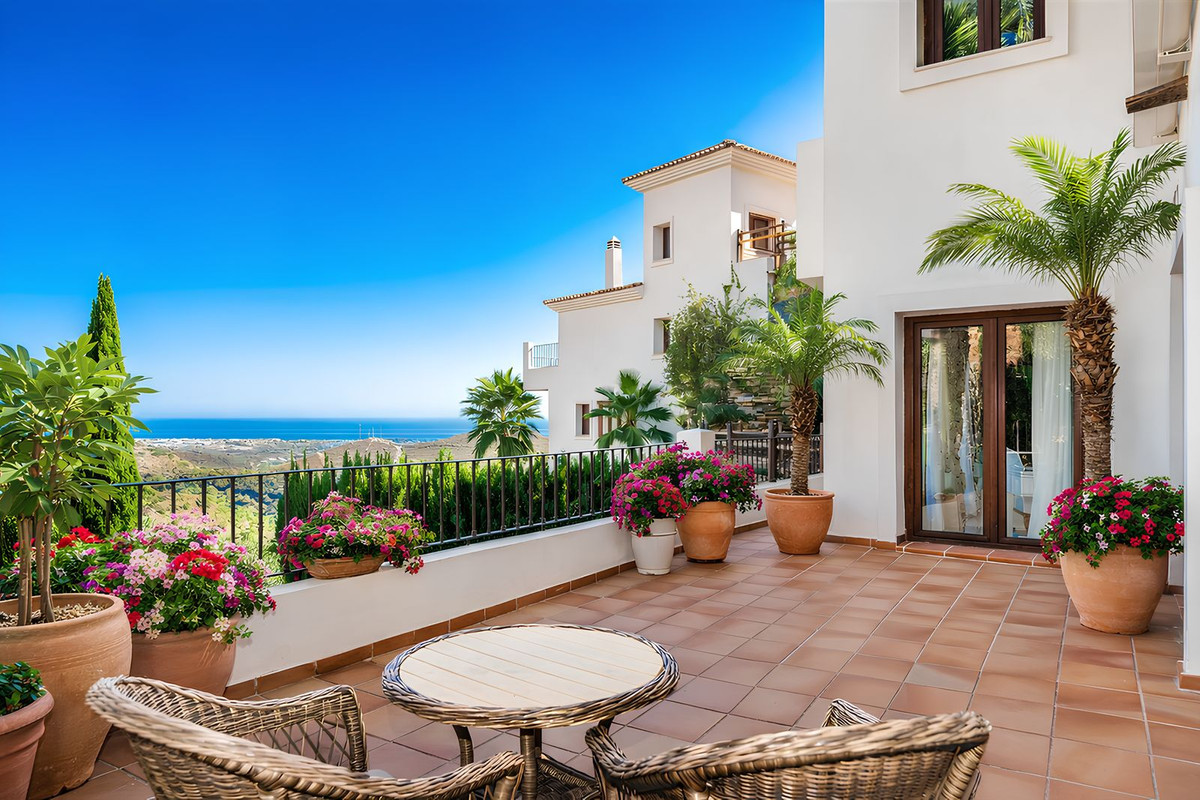 5 Bedroom Villa for Sale in Benahavís