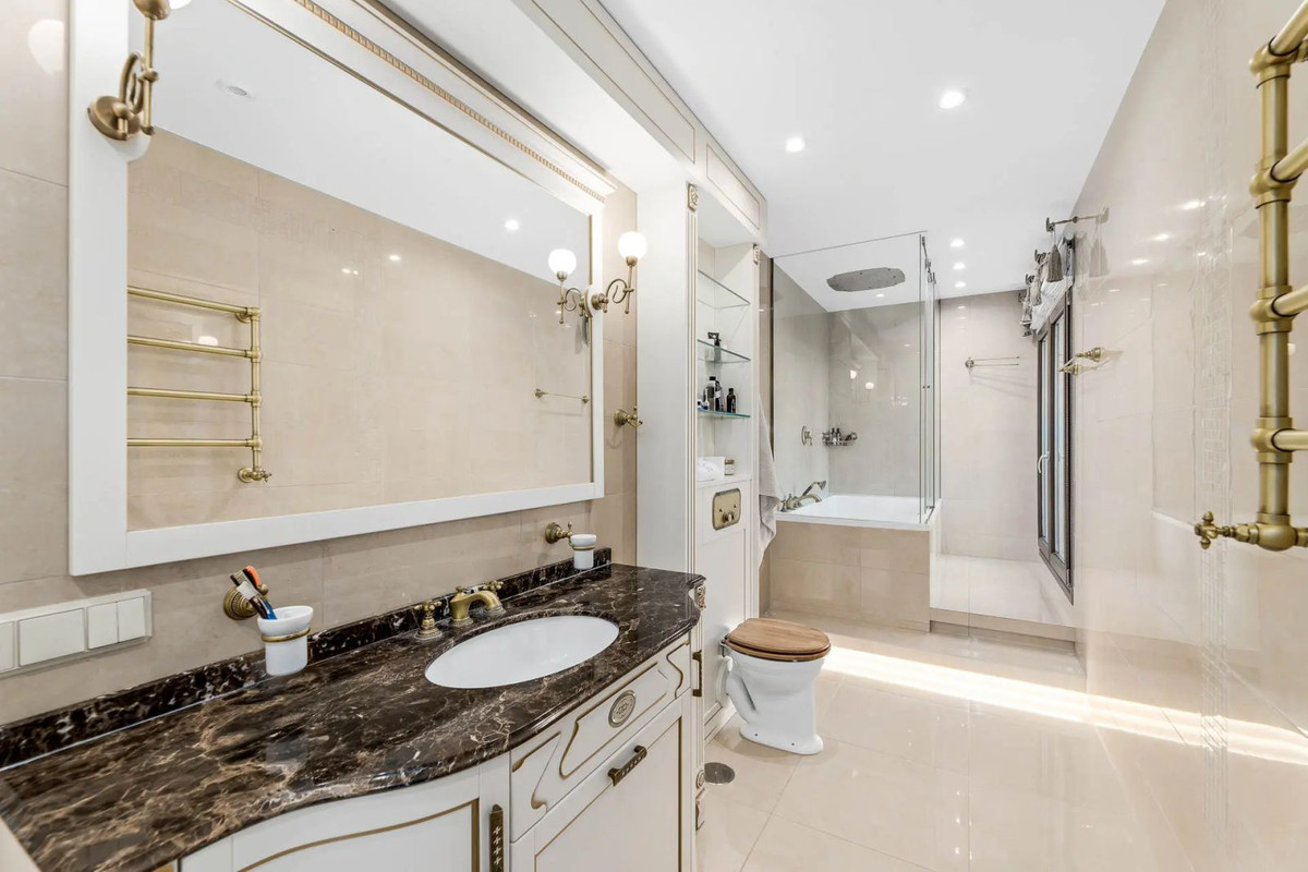 5 Bedroom Villa for Sale in Benahavís — view 20