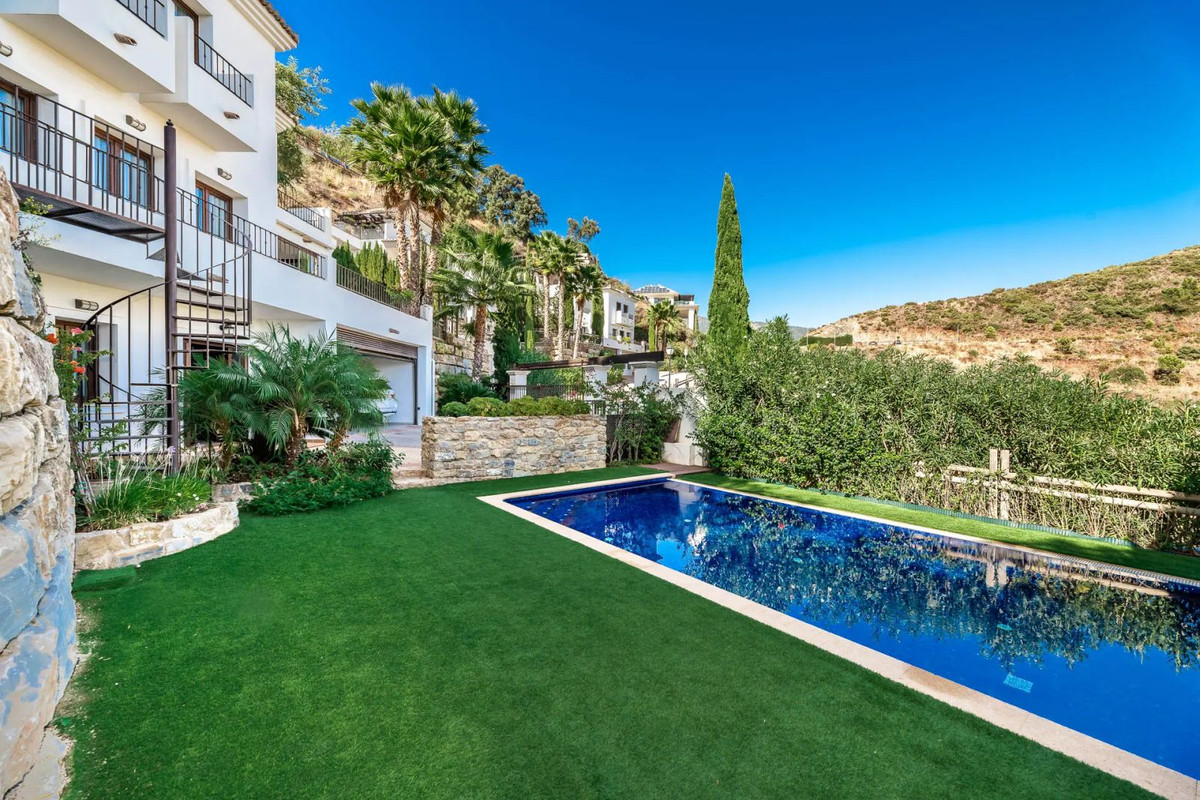 5 Bedroom Villa for Sale in Benahavís — 4