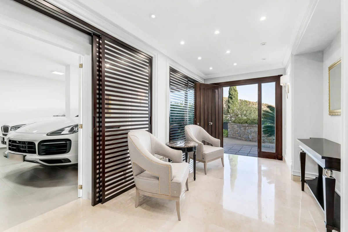 5 Bedroom Villa for Sale in Benahavís — 8