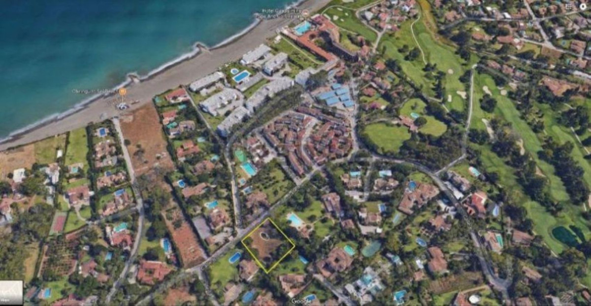 Plot for Sale in Guadalmina Baja
