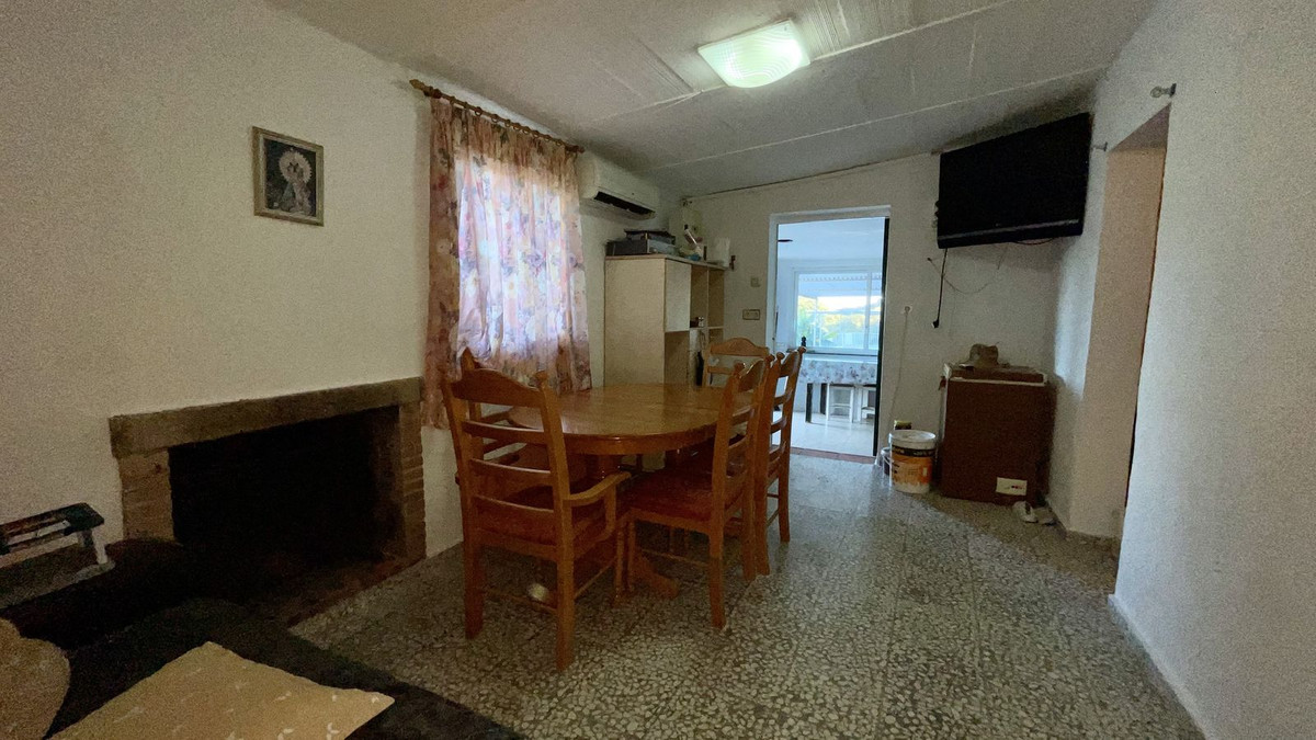 3 Bedroom Villa for Sale in Estepona