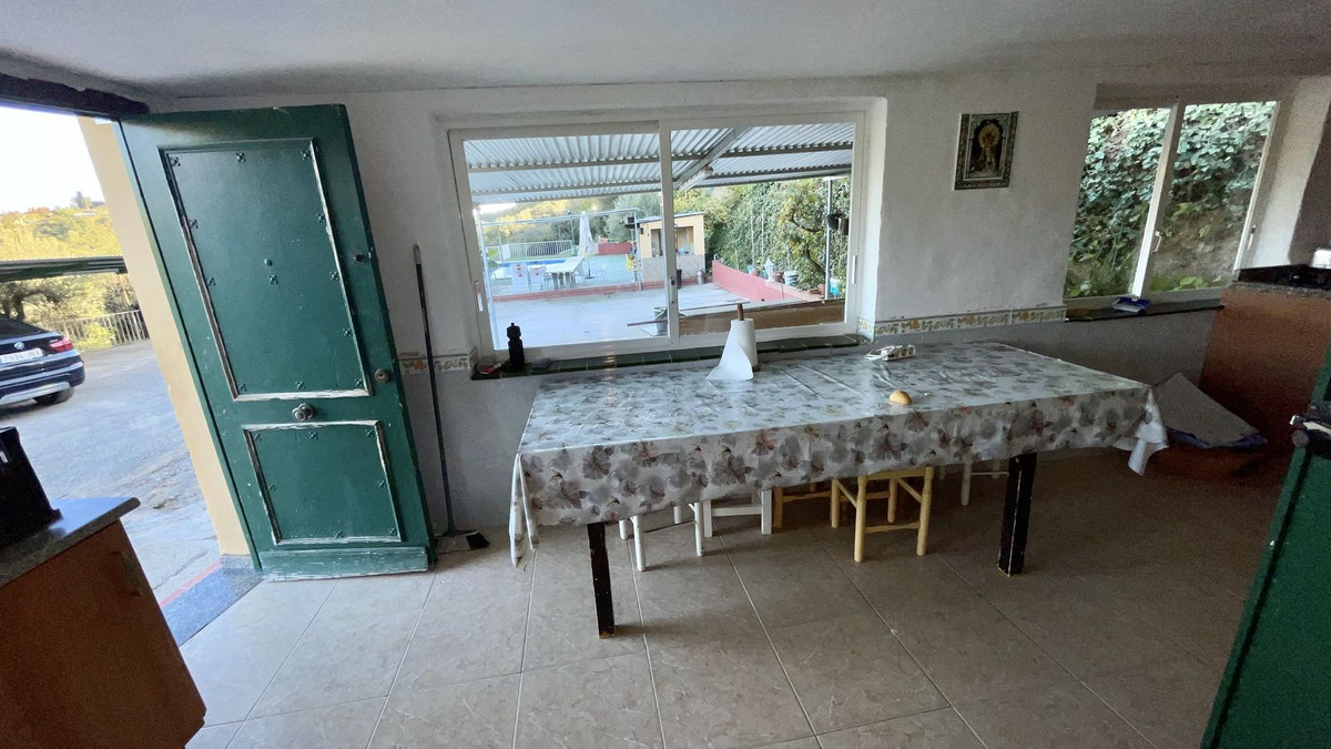 3 Bedroom Villa for Sale in Estepona — 7