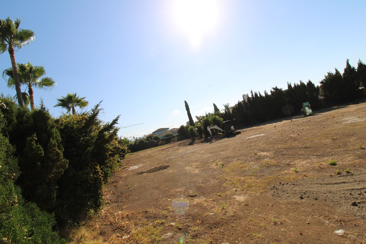 Plot for Sale in The Golden Mile — 6