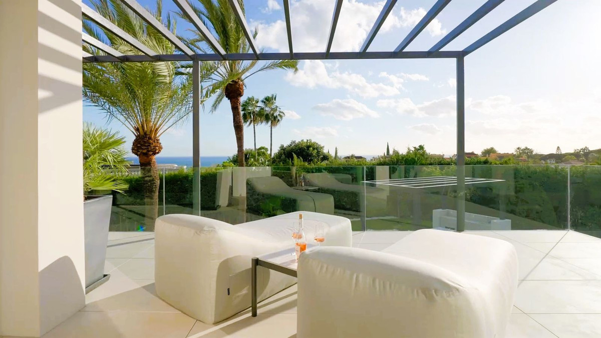 5 Bedroom Villa for Sale in The Golden Mile — view 13