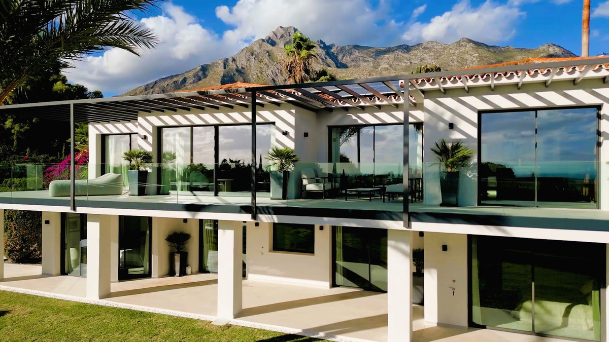 5 Bedroom Villa for Sale in The Golden Mile — 4