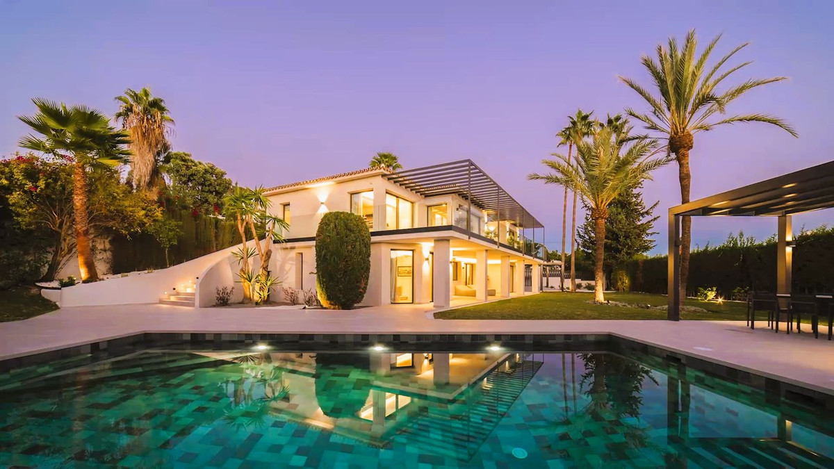5 Bedroom Villa for Sale in The Golden Mile — 7