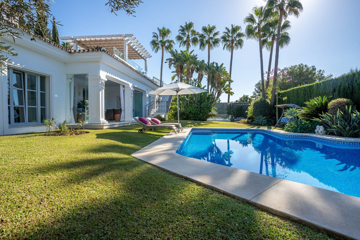 4 Bedroom Villa for Sale in Sierra Blanca