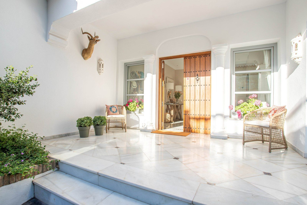 4 Bedroom Villa for Sale in Sierra Blanca — view 13