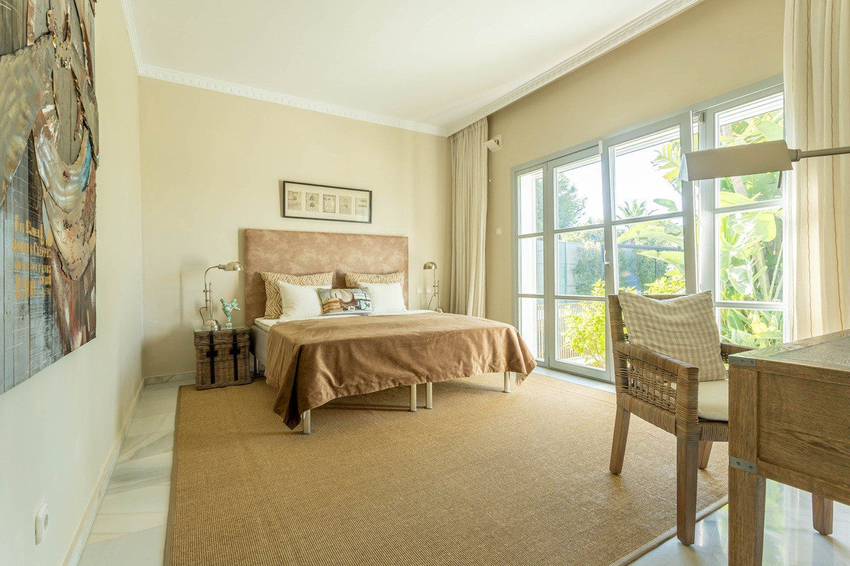 4 Bedroom Villa for Sale in Sierra Blanca — view 14