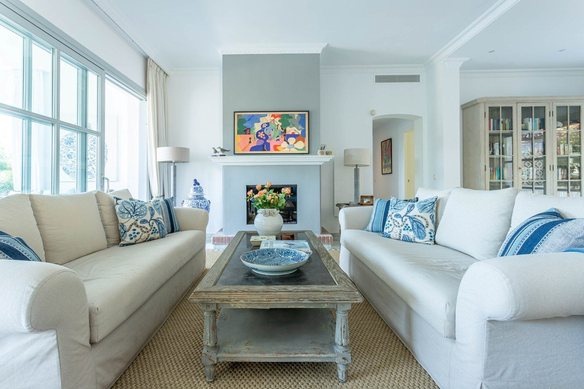 4 Bedroom Villa for Sale in Sierra Blanca — 3