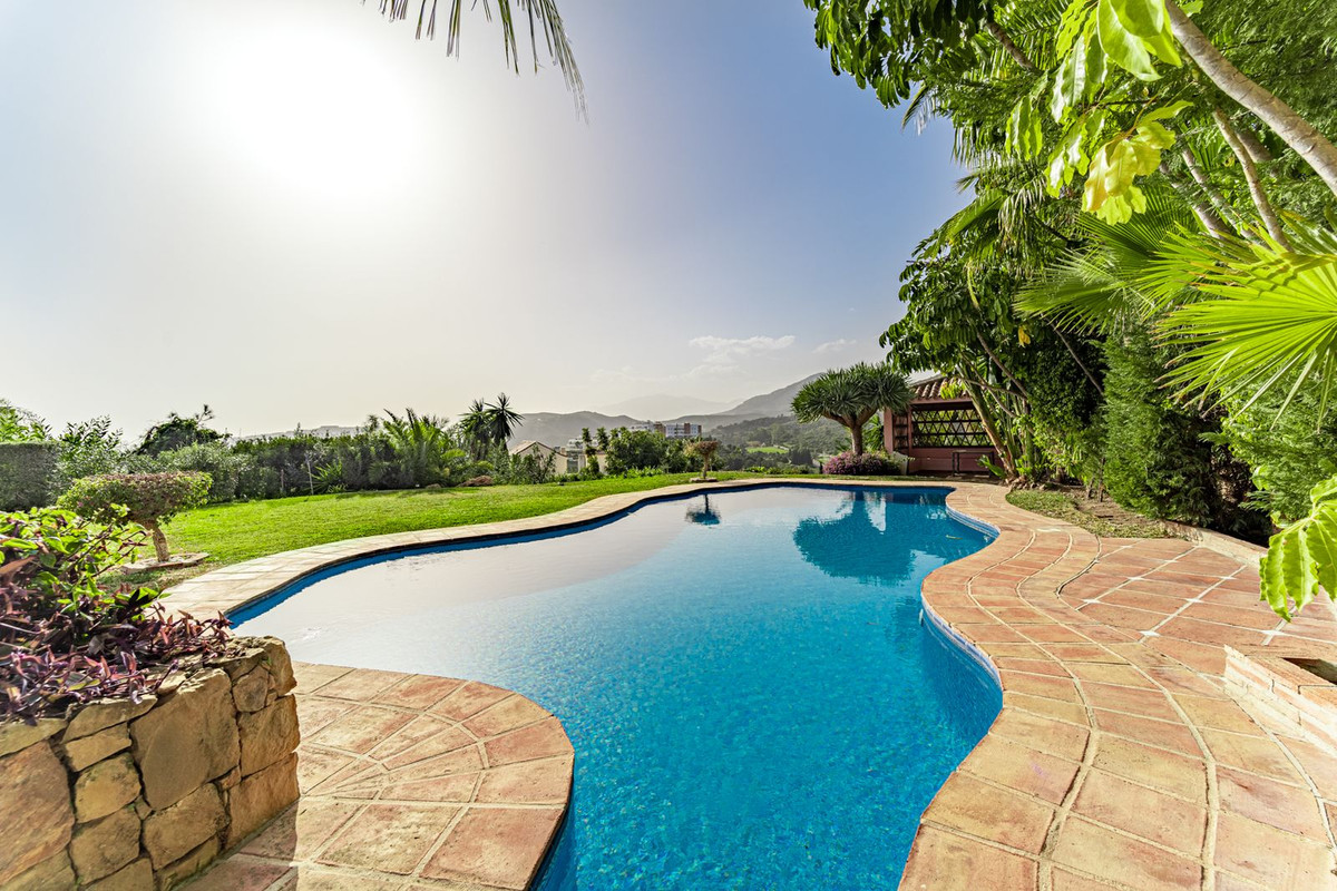 5 Bedroom Villa for Sale in Benahavís