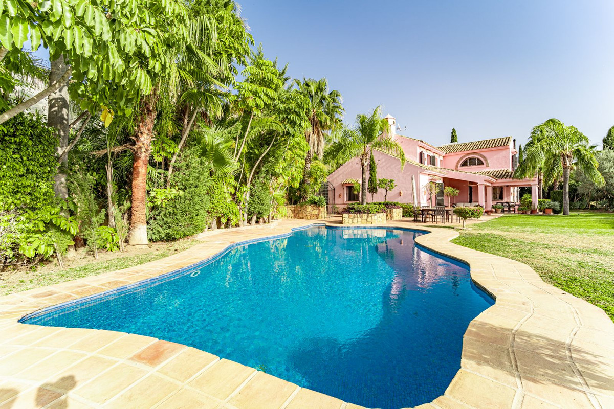 5 Bedroom Villa for Sale in Benahavís — 6