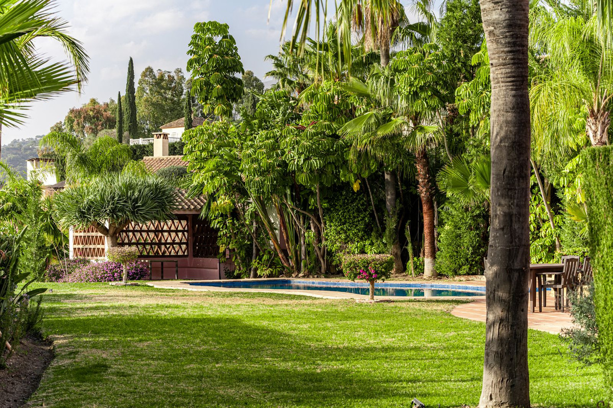 5 Bedroom Villa for Sale in Benahavís — view 10