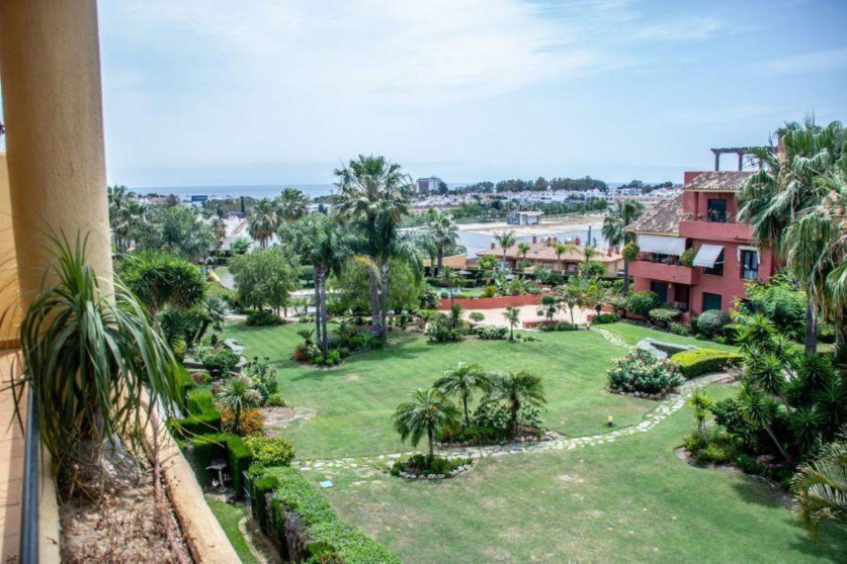 3 Bedroom Apartment for Sale in Costalita — 5
