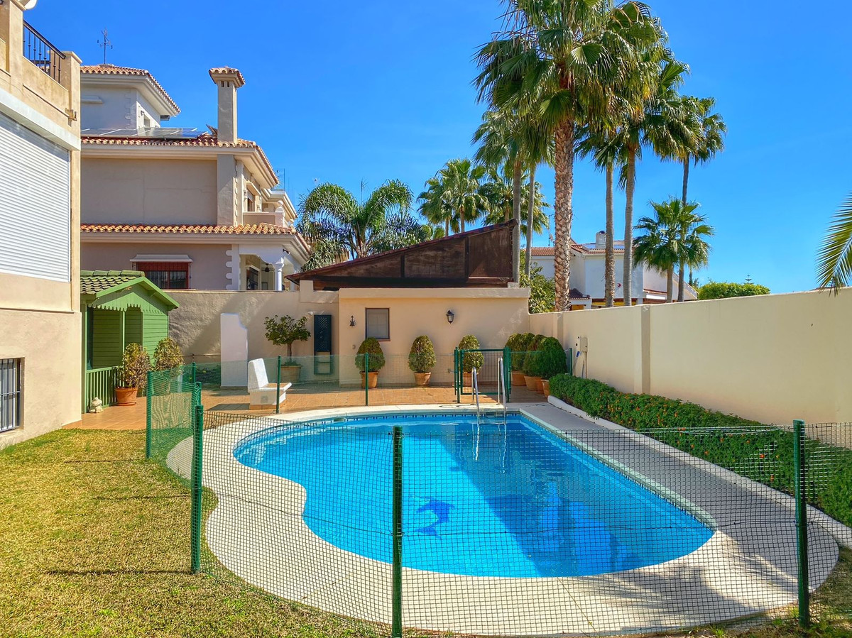 6 Bedroom Villa for Sale in Marbella — 3