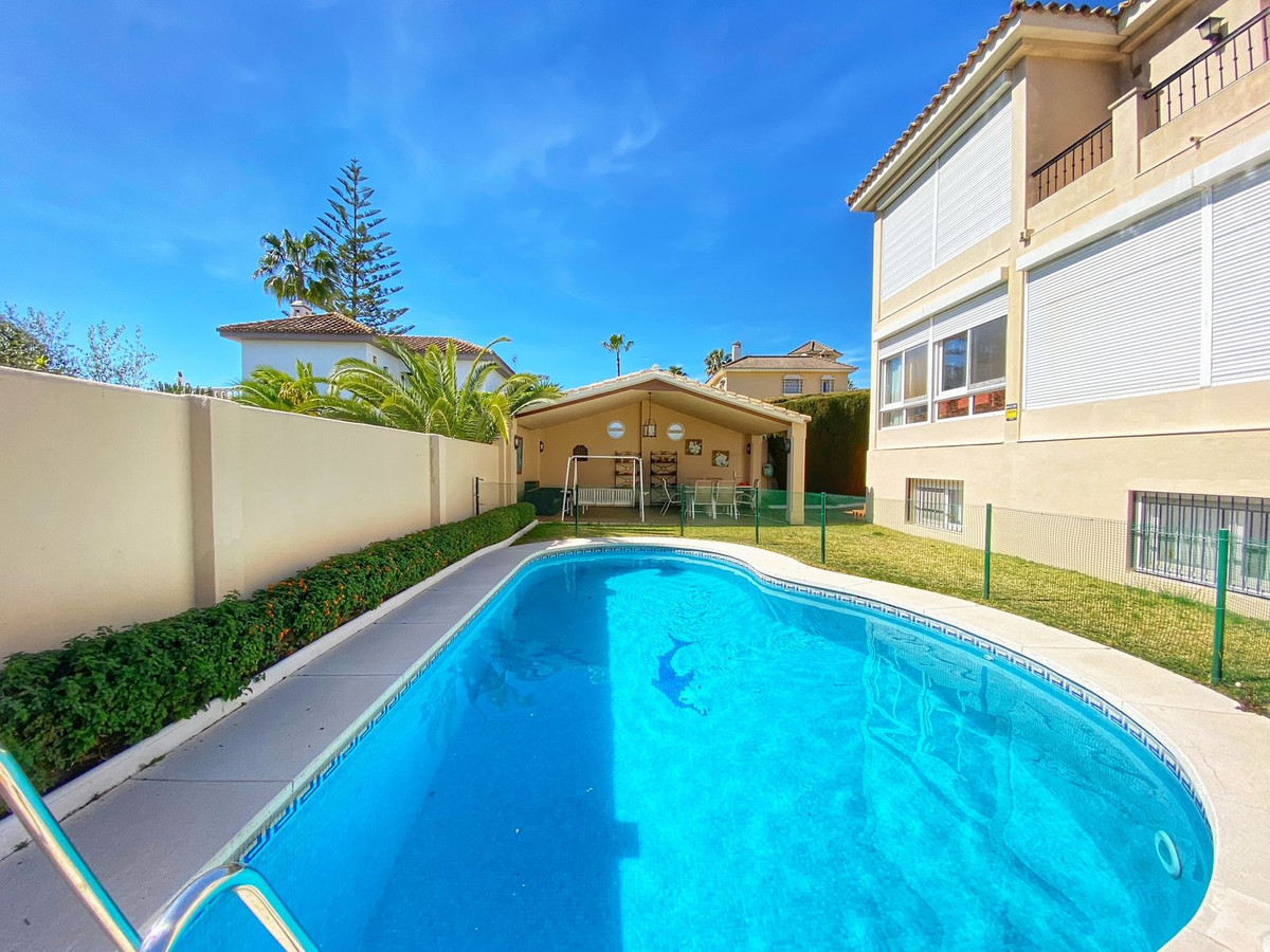6 Bedroom Villa for Sale in Marbella — 4