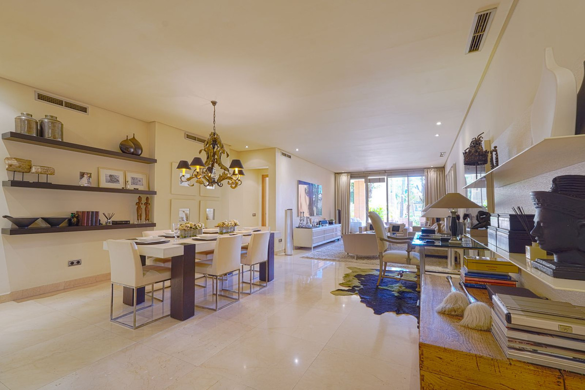 3 Bedroom Apartment for Sale in Marbella — 2