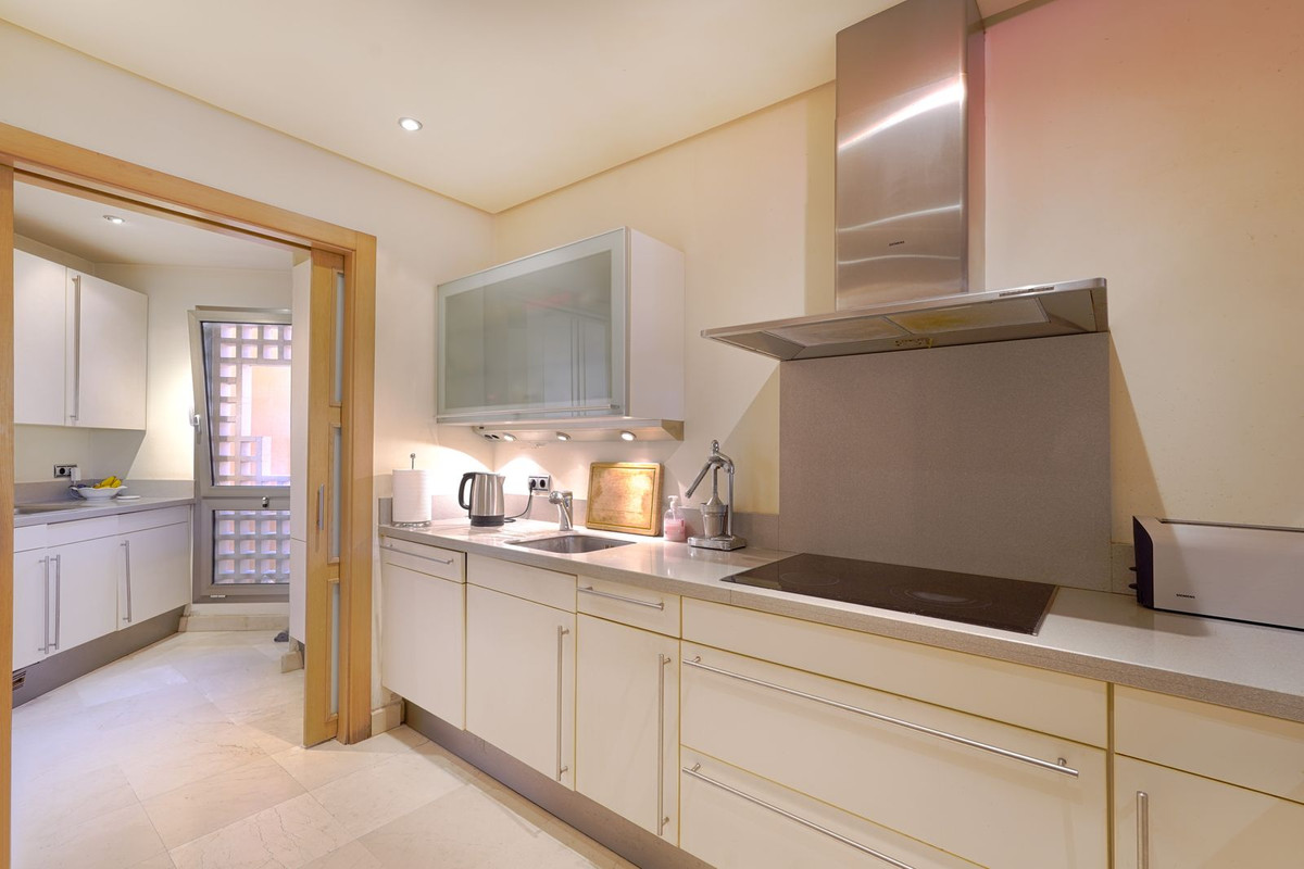 3 Bedroom Apartment for Sale in Marbella — 4