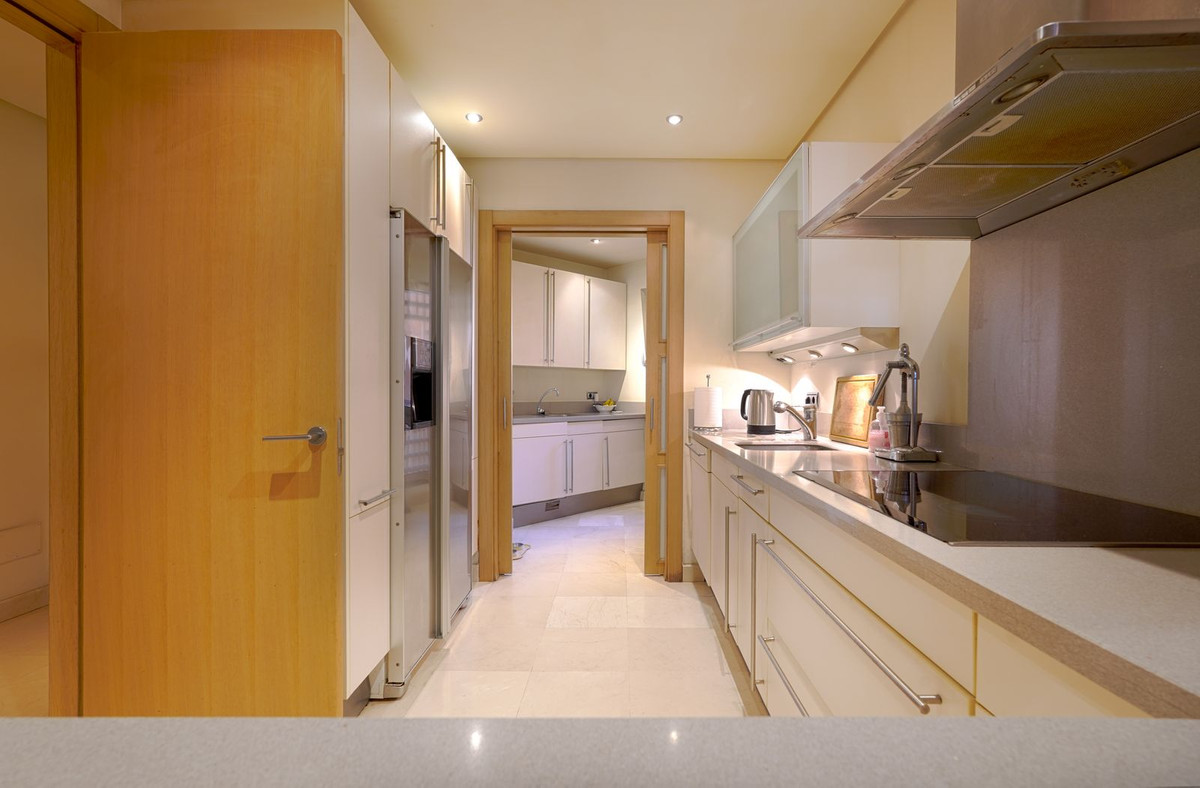 3 Bedroom Apartment for Sale in Marbella — 9