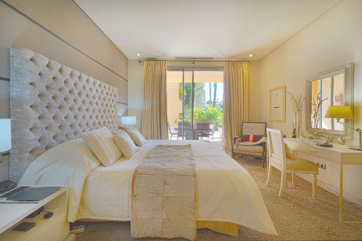 3 Bedroom Apartment for Sale in Marbella — view 10