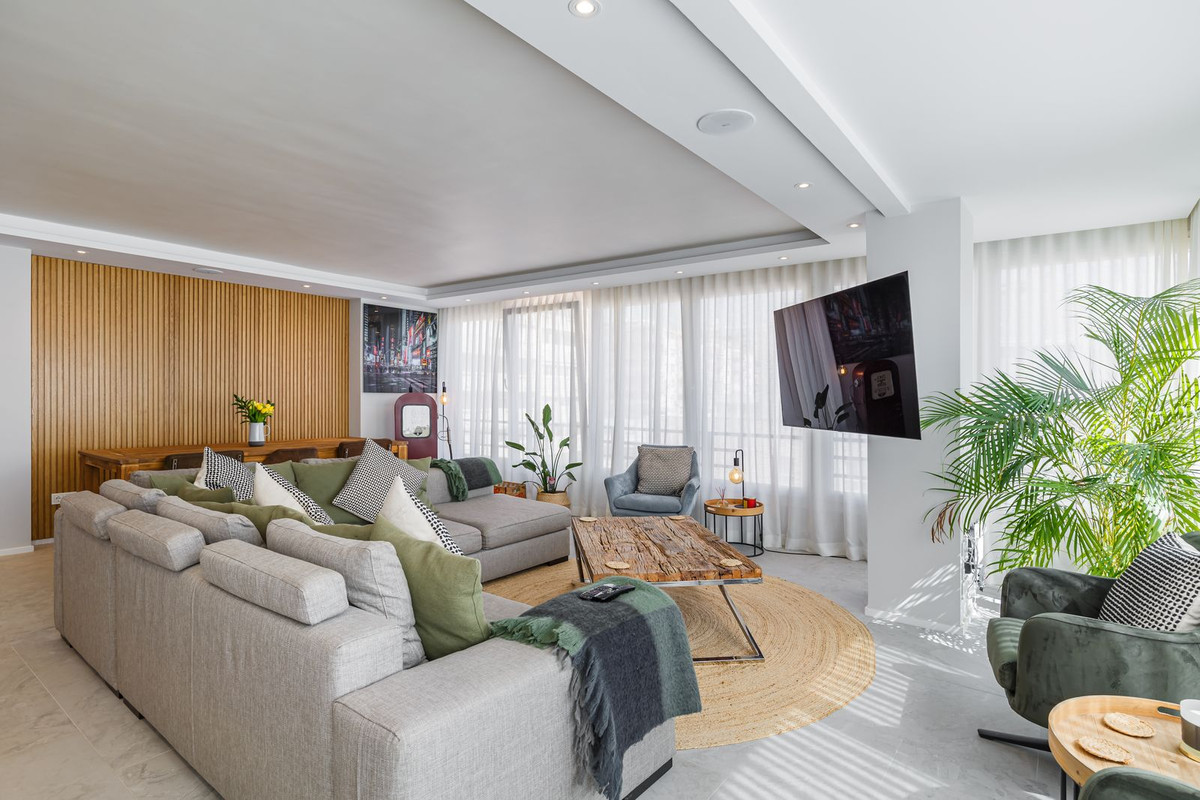 4 Bedroom Apartment for Sale in Marbella