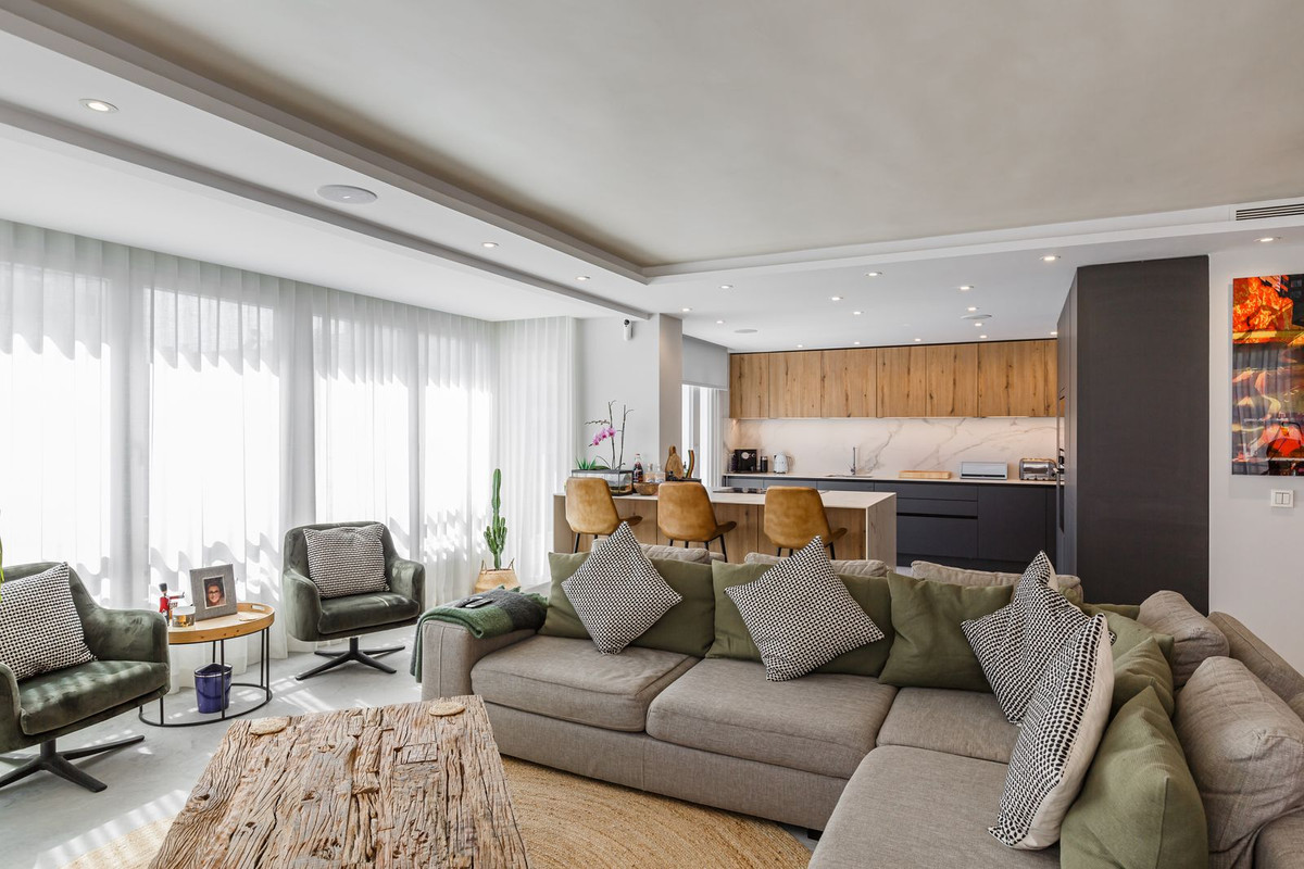 4 Bedroom Apartment for Sale in Marbella — 2