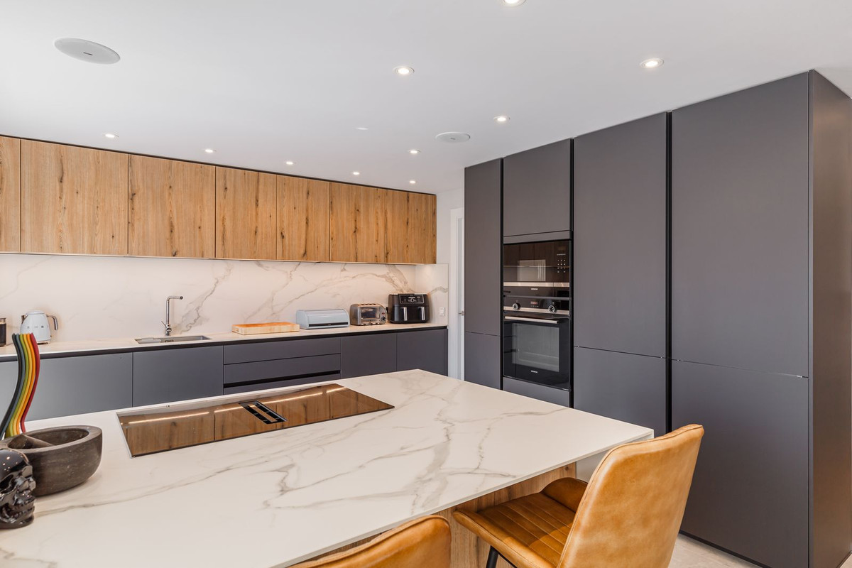 4 Bedroom Apartment for Sale in Marbella — 4