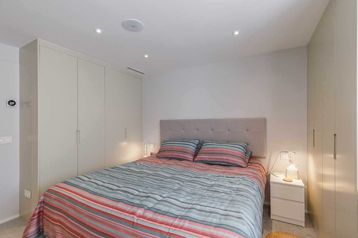 4 Bedroom Apartment for Sale in Marbella — view 10
