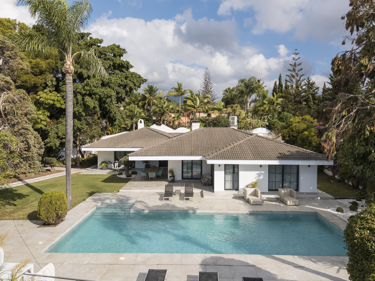 5 Bedroom Villa for Sale in Marbella