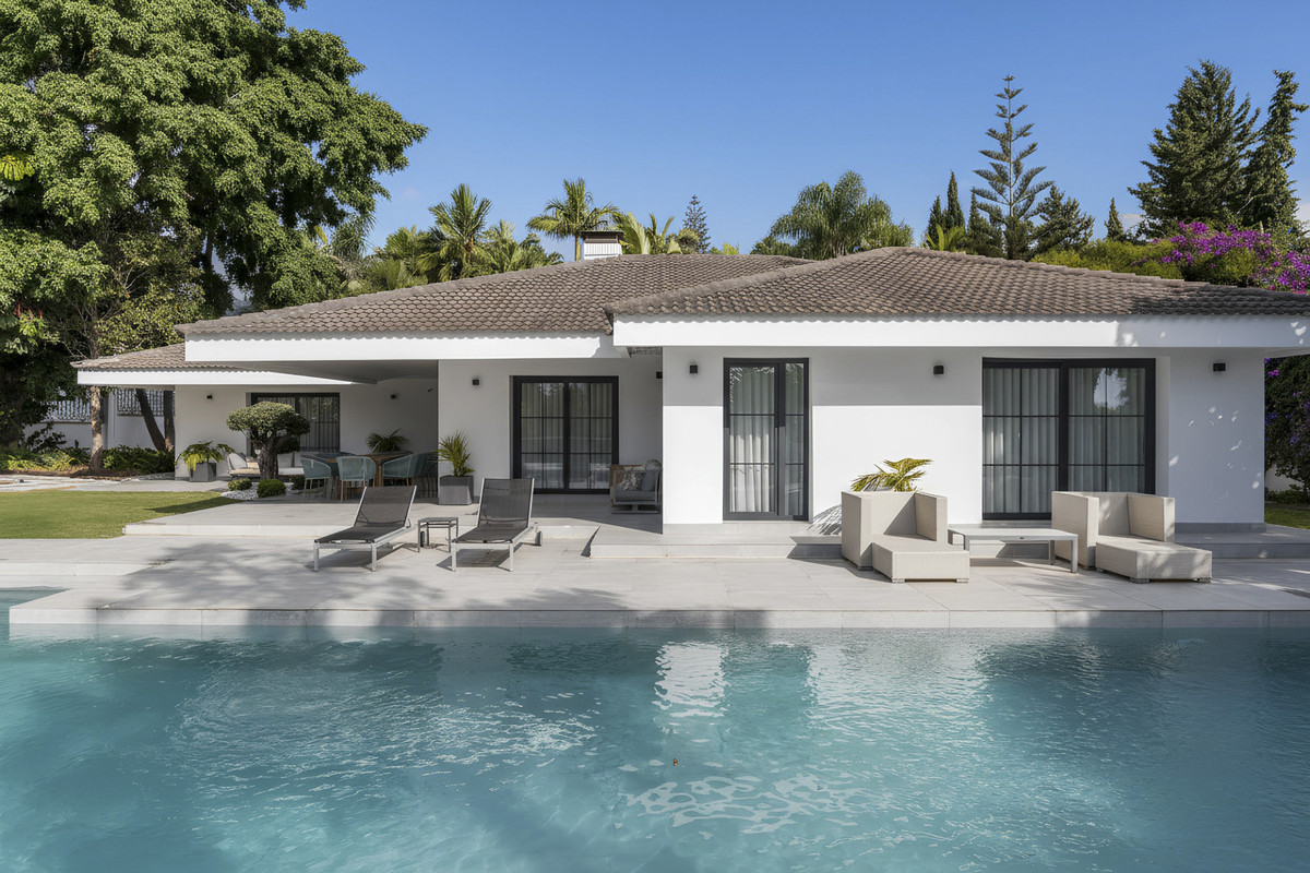 5 Bedroom Villa for Sale in Marbella — 3