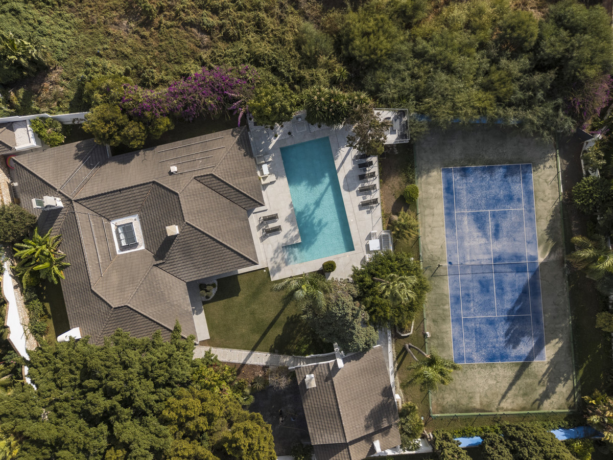 5 Bedroom Villa for Sale in Marbella — 5