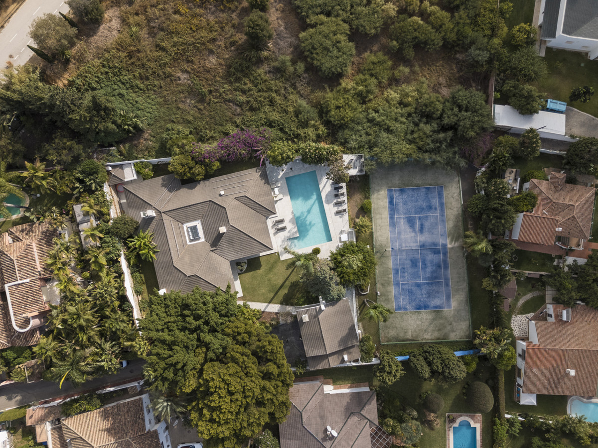 5 Bedroom Villa for Sale in Marbella — view 10