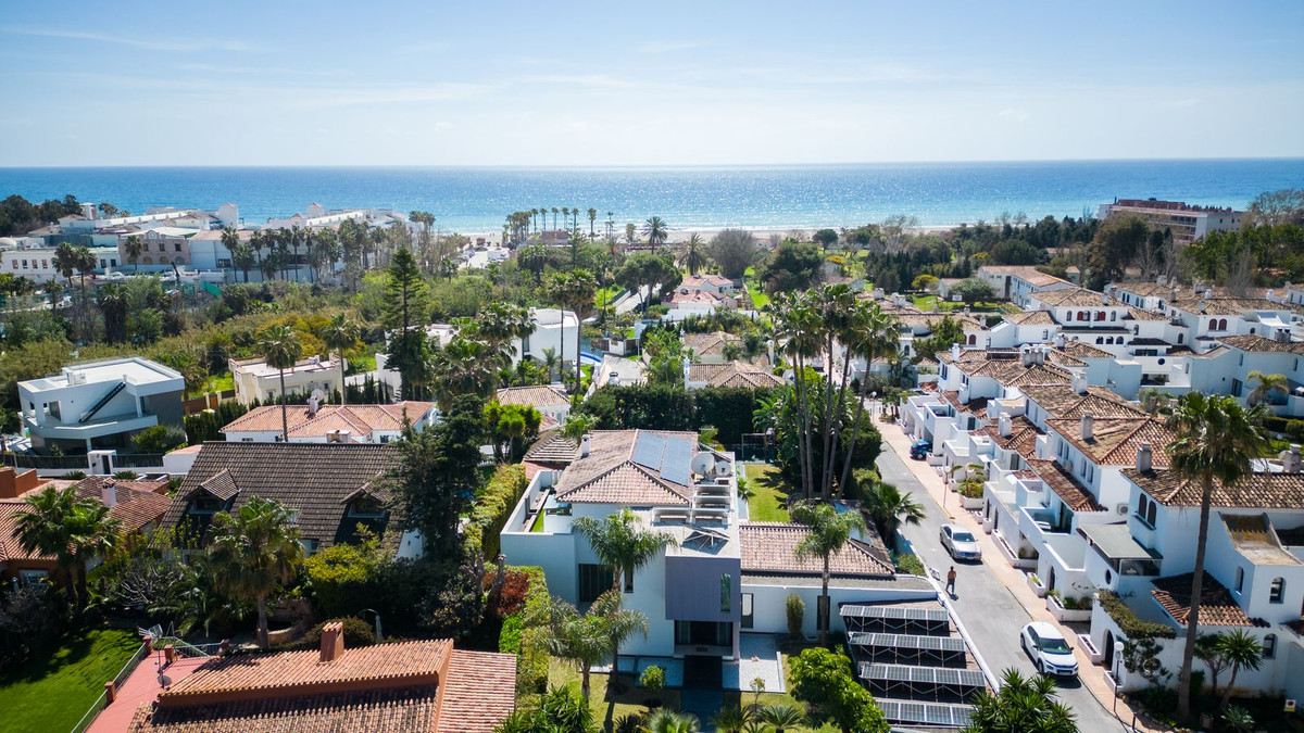 5 Bedroom Villa for Sale in Costalita — 2