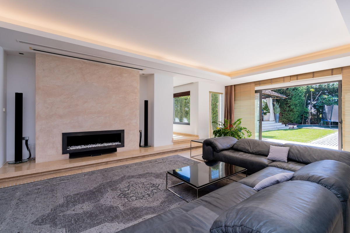 5 Bedroom Villa for Sale in Costalita — 6